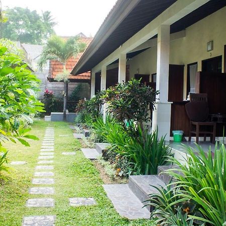 Widi Homestay Canggu Exterior foto