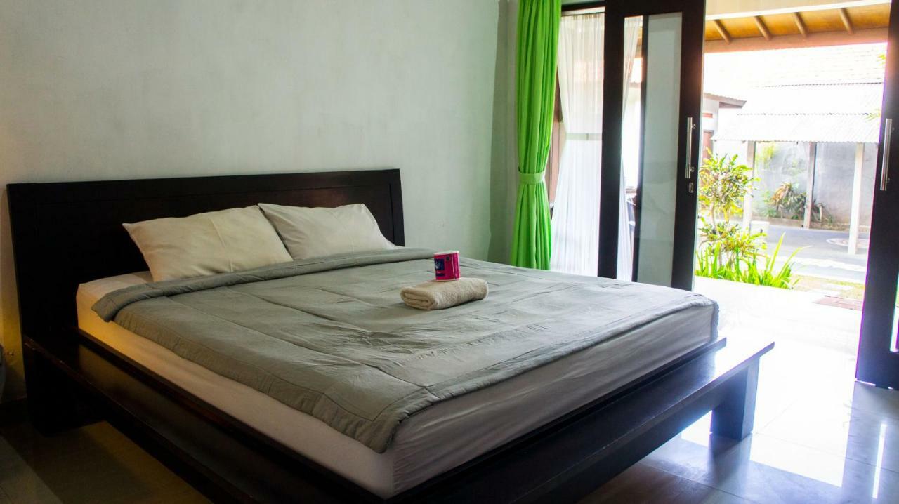 Widi Homestay Canggu Exterior foto